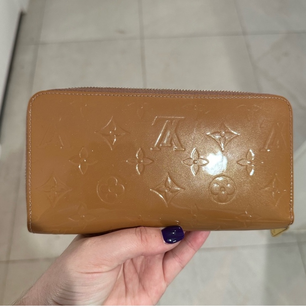 Louis Vuitton Vernis Zippy Wallet